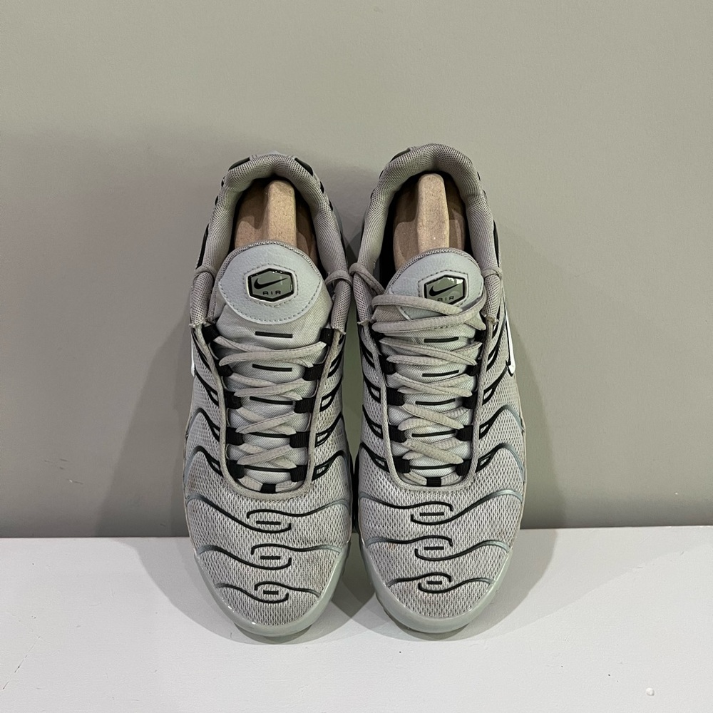 Nike Air Max Plus TN Wolf Grey Lace Up Men's Sneakers Size 9 - Picture 8 of 11